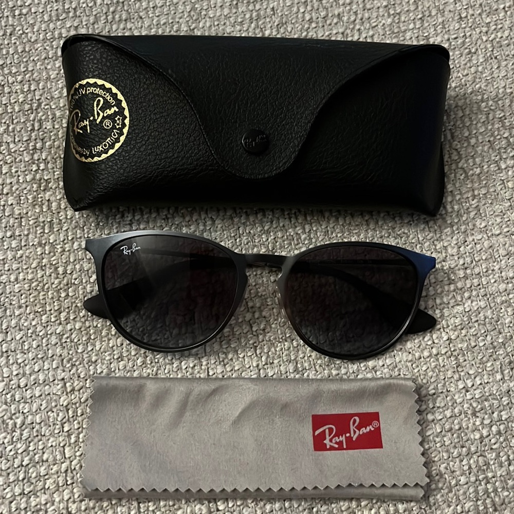 Ray-Ban Erika sunglasses. Grey metal frames with grey gradient lenses.